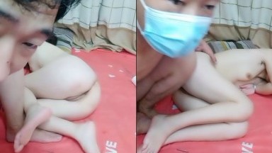 无毛白虎逼少妇全程露脸跟大哥镜头前嗯爱，69口交大鸡巴舔弄骚穴
