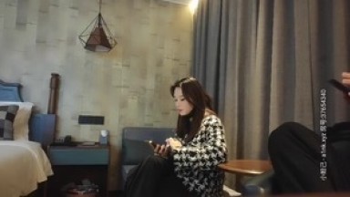 本人和照片一样漂亮的高档外围女神，只要是个男人 都会喜欢这种妖艳的贱货