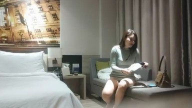 【用利抽插】，门票138，精挑细选，重金网约外围女神，肤白貌美极品尤物，又抠又舔，精彩视觉盛宴