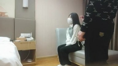 《用利抽插》高品质探花，甜美活力小妹妹，苗条身材吸吮舔屌，骑乘爆插大屁股，搞得妹子不行了