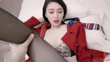 【AI巨星性体验】人工智能 让女神下海不是梦之『范冰水』极品女神范空姐的特别服务 爆裂黑丝制服空姐