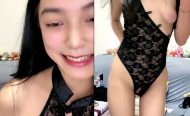 第一次搞黄的清澈女神-七七 _看不清吗，等一下我有点紧张， 我感觉好尴尬啊，哎呀我不想开了。边揉小穴边羞涩的淫笑