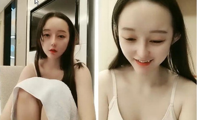 高顏值極品OO後虎牙可愛萌妹,身材消瘦,有點像迪麗熱巴,年輕又漂亮