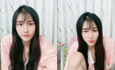 刚下海不久的清纯小妹又来了，全程露脸听狼友指挥全脱光大秀直播，揉奶玩逼给狼友看，自慰呻吟，撅着屁股掰