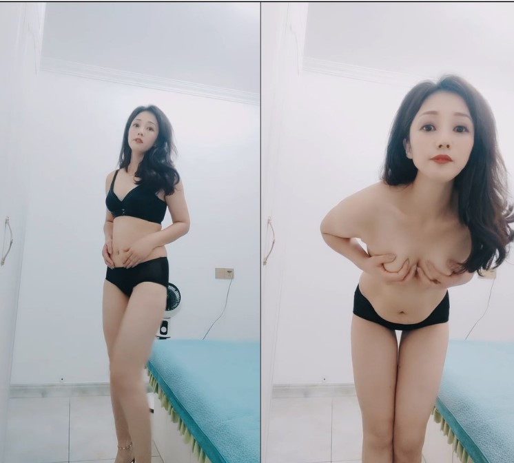 极品御姐露脸穿上黑丝高跟诱惑听狼友指挥跟大哥激情啪啪，舔弄大黑鸡巴，如狼似虎的年纪各种抽插要榨干大哥