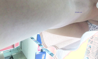 超高質量機場地鐵抄底5 驚現極品無內長腿美女 是方便借機小哥啪啪嗎 高清超高質量機場地鐵抄底 (2)