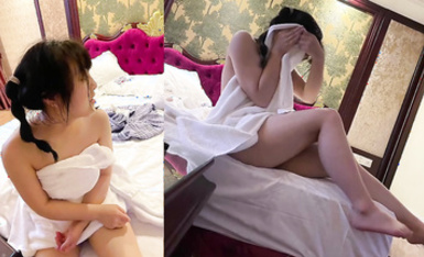 浴巾E奶露臉羅莉全程高能真實性愛記錄，收臧支持