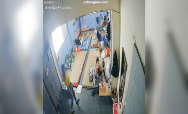 私房最新流出2023 黑客破解攝像頭偷拍 多場合家庭宿舍廁所更衣洗澡 (32)