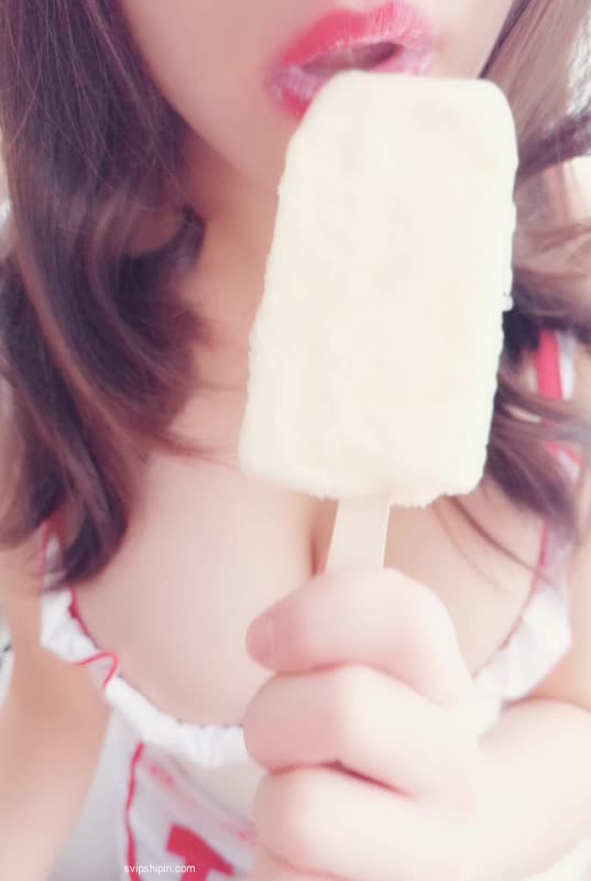 麻酥酥-喂你吃雪糕