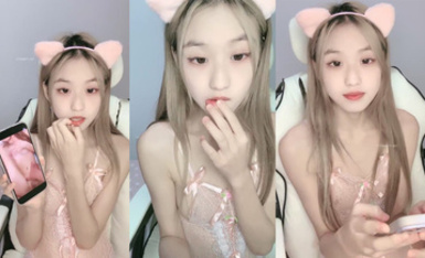 校花學妹！【你的初戀6】顏值逆天~超級粉嫩小b~全裸特寫 (2)