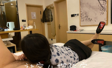 2024年2月，泡良大神新作【被窩兒探險家】從空姐到大學生，統統拿下，黑絲粉穴玩了不少高品質妹子，超牛逼！