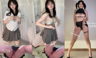 推特動感裸舞小美女【玉米yum_707】單品裸舞完整