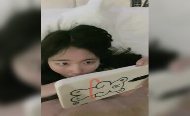 爆干骚妹双马尾粉穴JK装妹子和炮友啪啪，翘起屁股用笔插菊花手指扣弄抽插猛操