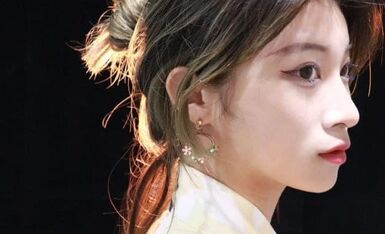 年轻的新婚夫妻生活照淫照自慰视频流出 2