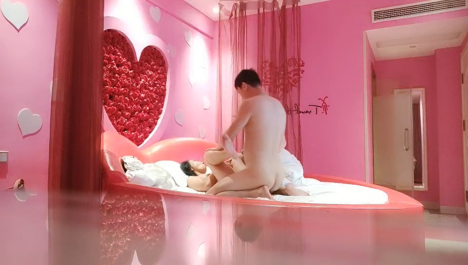 第二炮 网恋奔现 22岁小白领 特色情趣电动房 已经累瘫了 不能放过插穴干醒玩过瘾