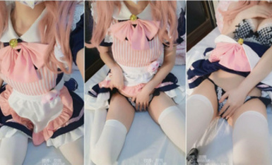 清純唯美小姐姐『萌白醬』粉色女僕紫薇，緊致粉嫩一線天饅頭美穴視覺感超強，人前小仙女人後小母狗