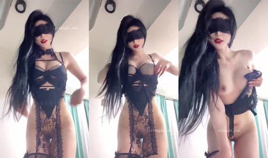 【不騷不要錢】巨乳定製黑絲高跟足交自慰噴水 (21)