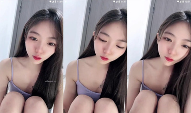 長腿嫩足顏值小母狗，連體黑絲透視裝，嫩足展示淫語挑逗，跪地自慰各種道具深插騷穴 (1)