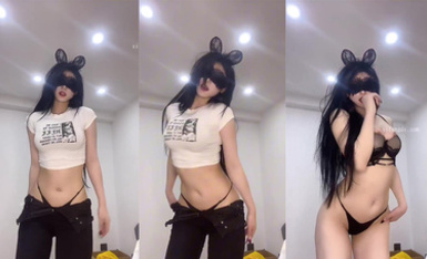 【不騷不要錢】巨乳定製黑絲高跟足交自慰噴水 (24)