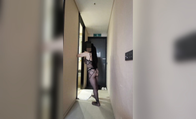 【2025年1月新流】綠帽淫妻癖，頂級身材，肥臀美少婦【h82625h】推特福利，真實偷拍勾引外賣，男技師 (10)