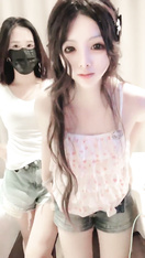 正點校花拉閨蜜下海雙修【1點蘿】雙女神尺度全開 黑絲嫩穴太養眼 騷舞疊羅漢道具自慰 (6)