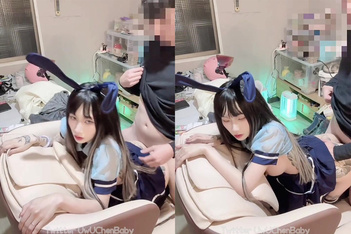 符文戰士阿璃Ahri被按在椅子上後入翹臀 纖纖美腿玲瓏身段勁爆完美身材，軟糯滾燙蜜道操到腿軟 (1)