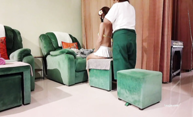 2025年10月最新，【chishan999池善】，付費群極限人前露出，裸體街頭騎車，海灘，加油站，深夜的街