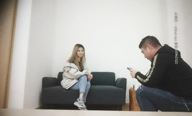 極品良家少婦，線上聊好約出來的，舔奶摸逼69交抬腿大力抽插猛操呻吟