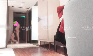 【三歲小寶寶】雙馬尾小母狗，雙馬尾大奶福利-3