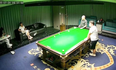 7月28最新吃瓜完整版 檯球廳打檯球，看上白色連衣裙助教，然後給了500，就在檯球廳里的包廂里干起來了，妹子竟叫出了聲。