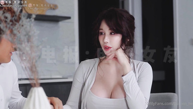 7月24最新 辛尤里 【綠帽NTR孕婦篇】家裡的客廳出租給光頭佬，夫妻倆性愛時，光頭房客在門後蠢蠢欲動 ......