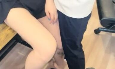 苗条美女电竞酒店约炮小伙