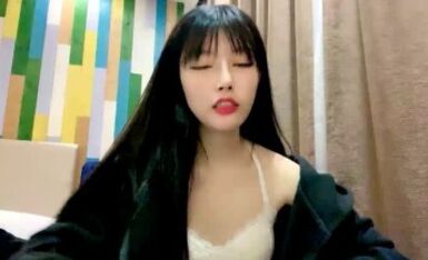 高颜值女神【七喜少女】豪华酒店里面自慰